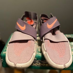 Women’s slip on sNike sneakers